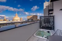 The Embassy Valletta Hotel - Hot Tub