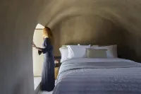 Santorini Sky - the Lodge Hotels in Pyrgos Kallistis