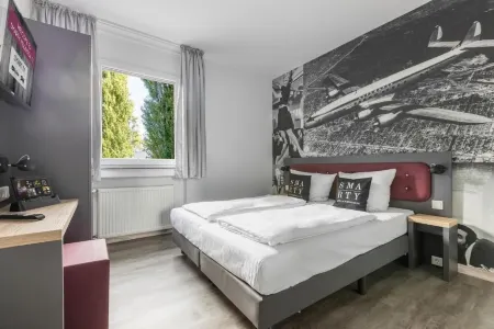 Smarty Airport Cologne Hotel - Kontaktloser Self Check-IN Отели рядом с достопримечательностью «Зоопарк Рольфс Штрайхель»