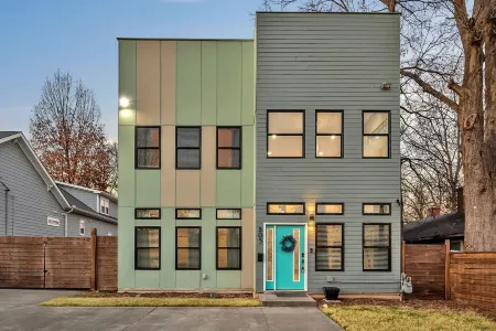 Luxe Stay Near Duke &DT - Rooftop/Firepit/Games