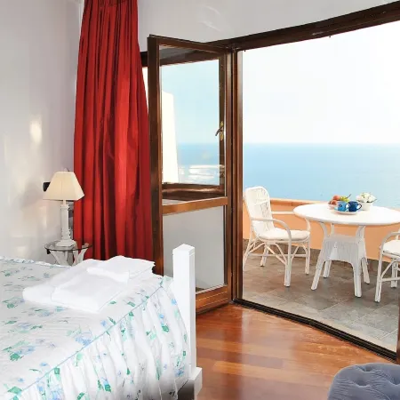 Romantic Cove Sea View Villa 7 km Far from Sperlonga