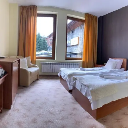 Room-Granat Double Room 2- Next to Gondo