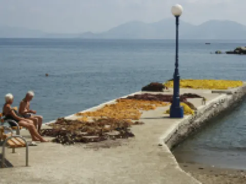 アルキスティス コージー バイ ザ ビーチ アパートメント イン イカリア アイランド, テルマ 1st フロア イカリア島のホテル