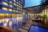 Dolphin Hotel - ที่มีสระว่ายน้ำ