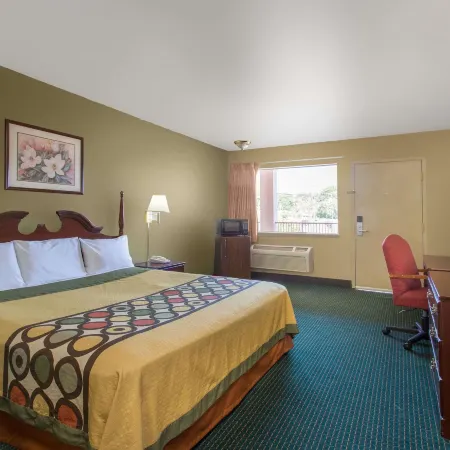 Super 8 by Wyndham Durham/University Area NC