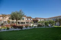 Le Domaine des Oliviers Hotels in Pierrelatte