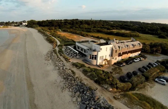 Logis酒店&餐廳 - 拉莫爾海灘的海鷗，靠近洛里昂