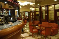 Best Western Premier Hotel Astoria - Quầy bar