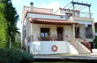 Villa Bella Loukisia Hotels in Chalcis