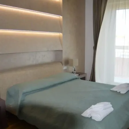 B&B Jolie Center