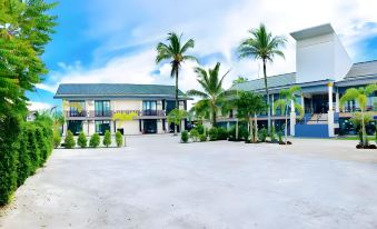 The Coco Grand Chalet Pakbara