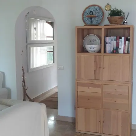House and garden terraces, fabulous sea and mountain views. Betlem