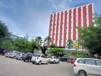 JP Hotel Pluit Jakarta by LIFE - parking