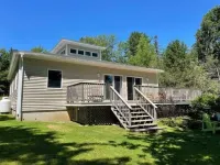 Charming Acadia beachfront cottage, close to Acadia National Park & Bar Harbor.