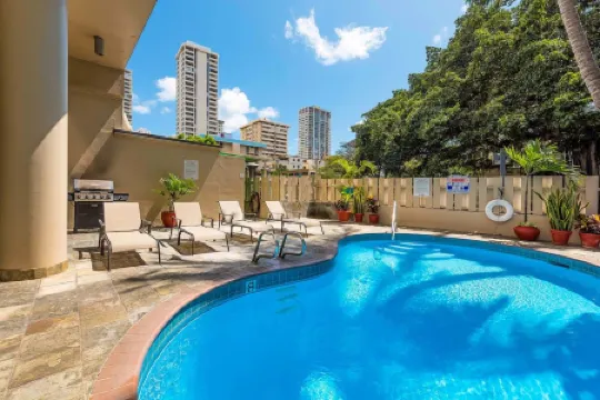 Canal View and Kitchenette - Charming Waikiki Retreat