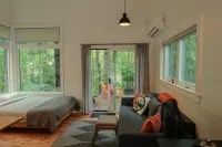 Exquisite Comfort with Outdoor Fire Seating - Stunning Modern Cabin Hotels in Freeport