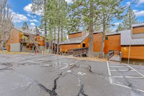 Cozy Living Space and Modern Amenities - Charming Tahoe Getaway