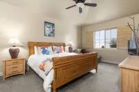 Spacious Condo with Private Balcony and Cozy Fireplace - Elegant Retreat