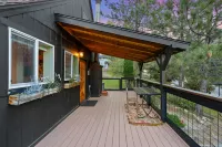 Charming Mountain Cabin with Treetop Views - Cozy Getaway