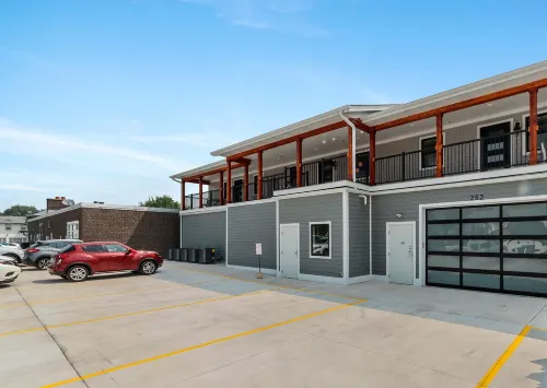 The Lofts of Brick and Mortar-City Loft |Stylish |Walk-Out Balcony |2 Kings |Parking for 2 |Downtown