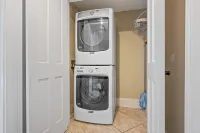 Charming Historic Retreat - Cozy Sanctuary with Modern Comforts