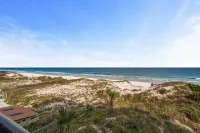 Fabulous Ocean View and Full Kitchen - Stunning Balcony Suite Hotels in Crescent Beach