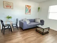 Full Stock Kitchen and Close to the Beach - Stylish Retreat Отели в г. Клирвотер