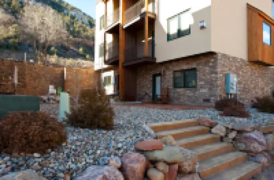 Scenic Views and Convenient Trolley Access - Elegant Retreat