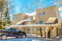 5123 Foxtail Hotels in Moose Wilson Road