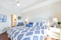 Elevated Views, Pools and Pickleball Access - Stunning Escape