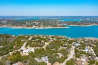 HOA POOL: 4/2, PANO lake views, private hot tub - 3-Star