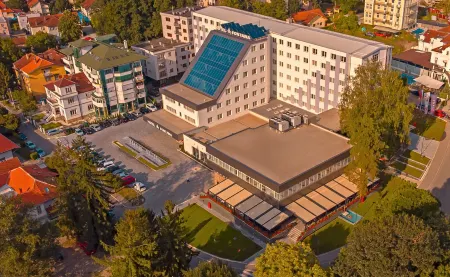 Hotel Fontana Vrnjačka Banja Отели в г. Врњачка Бања