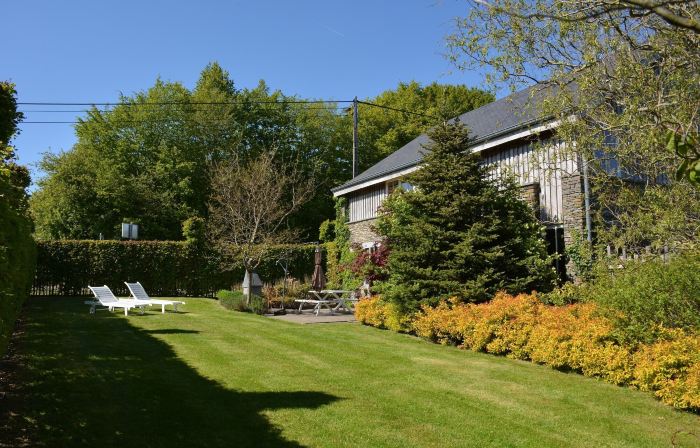 Cottage with Foosball & Garden