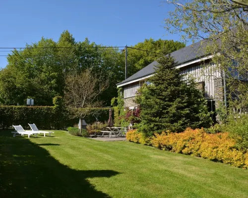 Cottage with Foosball & Garden Hôtels à : Bertrix