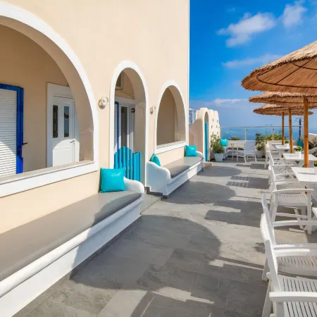 Alizea Villas & Suites