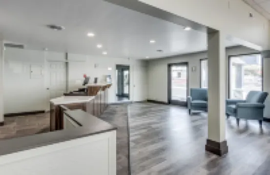 Days Inn & Suites by Wyndham Spokane