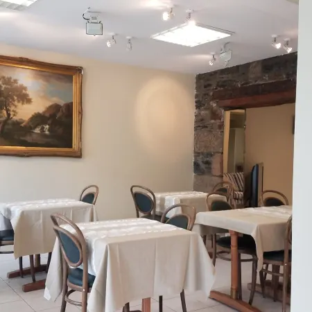 Appart'Hotel de la Mairie Отели в г. Морле