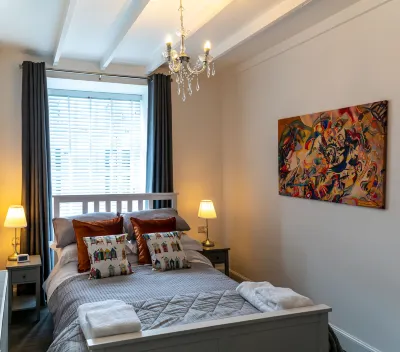 The Old Paint Shop Apartment - Centrally Situated