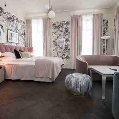 The Vault Hotel Rooms