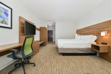 Holiday Inn Express & Suites Chadron