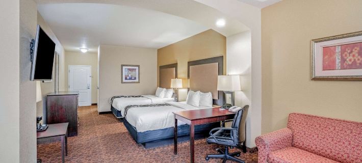 La Quinta Inn & Suites by Wyndham Vicksburg Hotels in Warren County