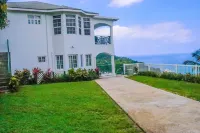 Pink Rock Inn Bed and Breakfast - 2-Star