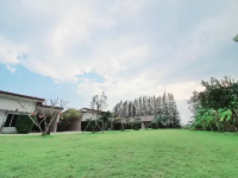 ออนกรีน รีสอร์ท โรงแรมในอำเภอ ท่ายาง