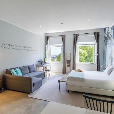 Emporium Lisbon Suites Отели рядом с достопримечательностью «Лиссабонский собор»