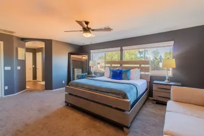 Colorful 3BR Home /Private, Patio +Pool+Hot Tub Hotels near Safeway