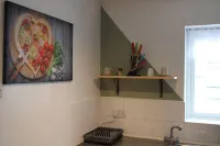 Apartment - Sleeps 4 - Garden - Parking