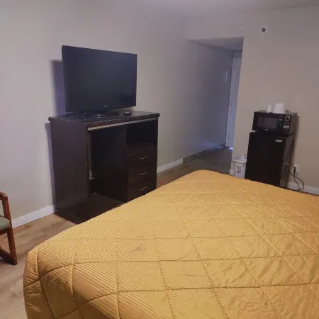 Best Inn & Suites