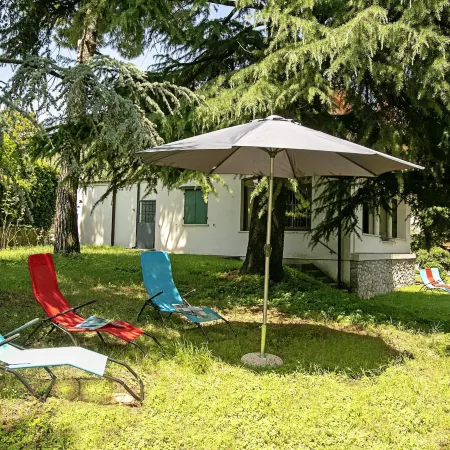 Villa Alberti 900m from Garda Lake