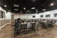 Vinland Hotel and Lounge Hotels in Solvang