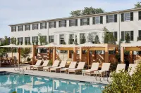 Faraway Martha's Vineyard - Swimmingpools